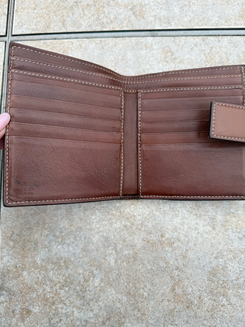 Gucci Brown Leather Men's Bifold Wallet with Gold-Tone Snap - Picture 8 of 16